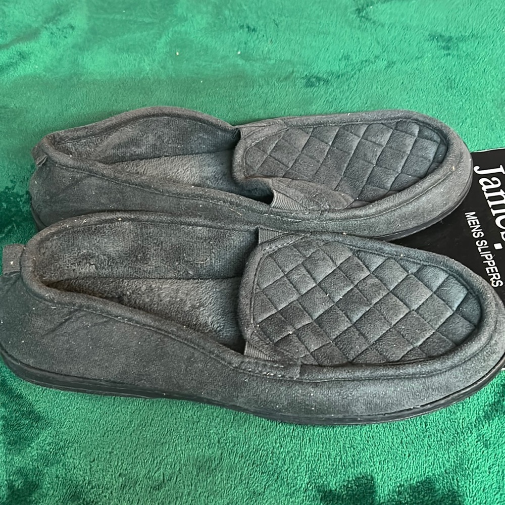 James Fiallo Men’s Slippers size XL